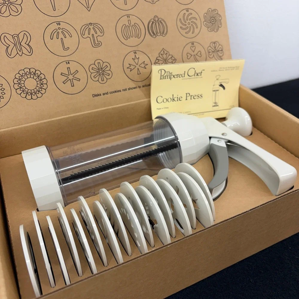 The Pampered Chef Cookie Press 1525 NEW 16 Disks Original Box Complete Spritz